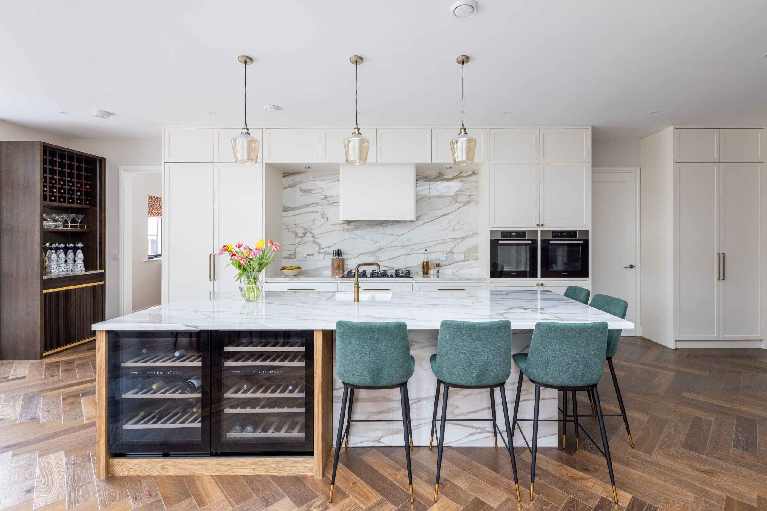 Contemporary classic kitchen