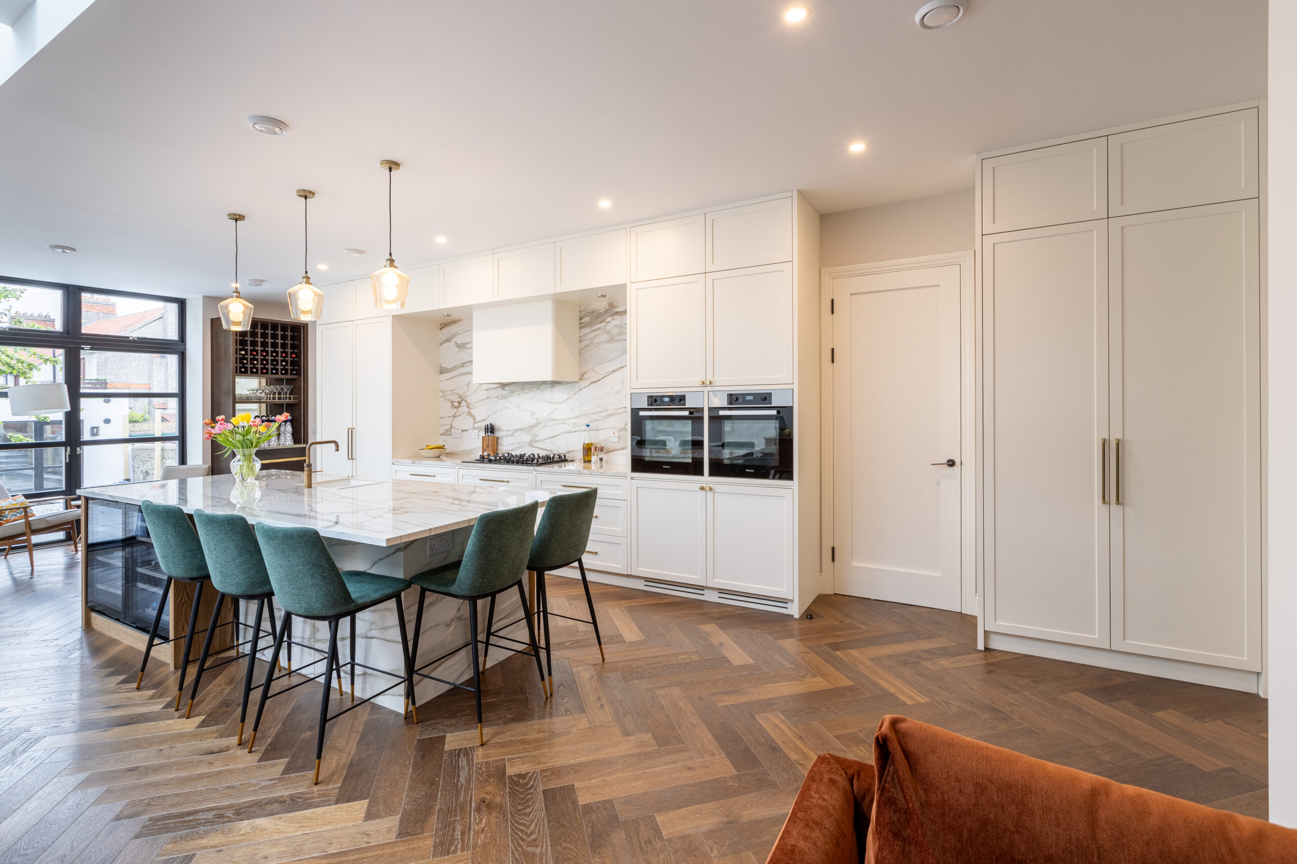 Contemporary classic kitchen